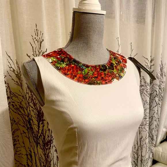 SEXY Dolce & Gabbana Fitted Off White Dress with Colourful Collar 🌷 - Picture 11 of 11